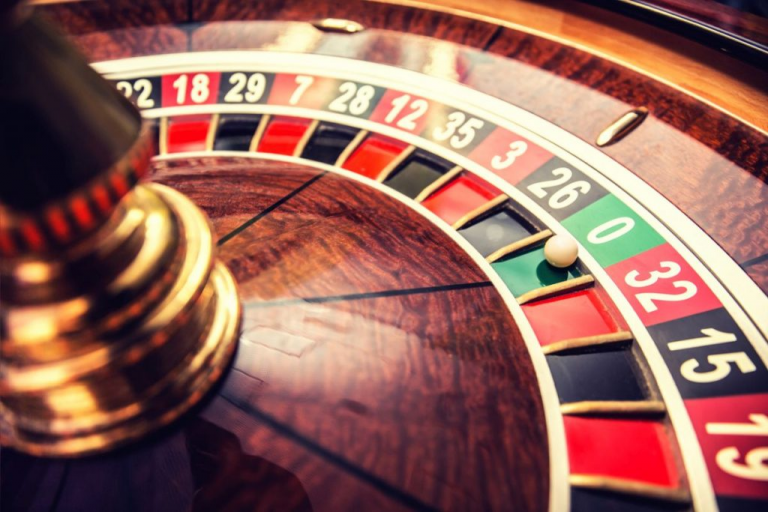 Pros and Cons Of Of Playing Online Betting Slots Machine