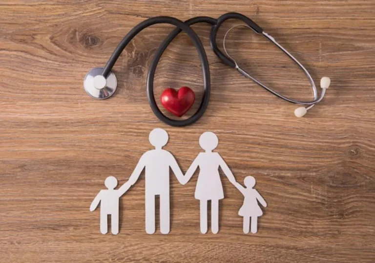 Choosing the right medical assurance plan for your family